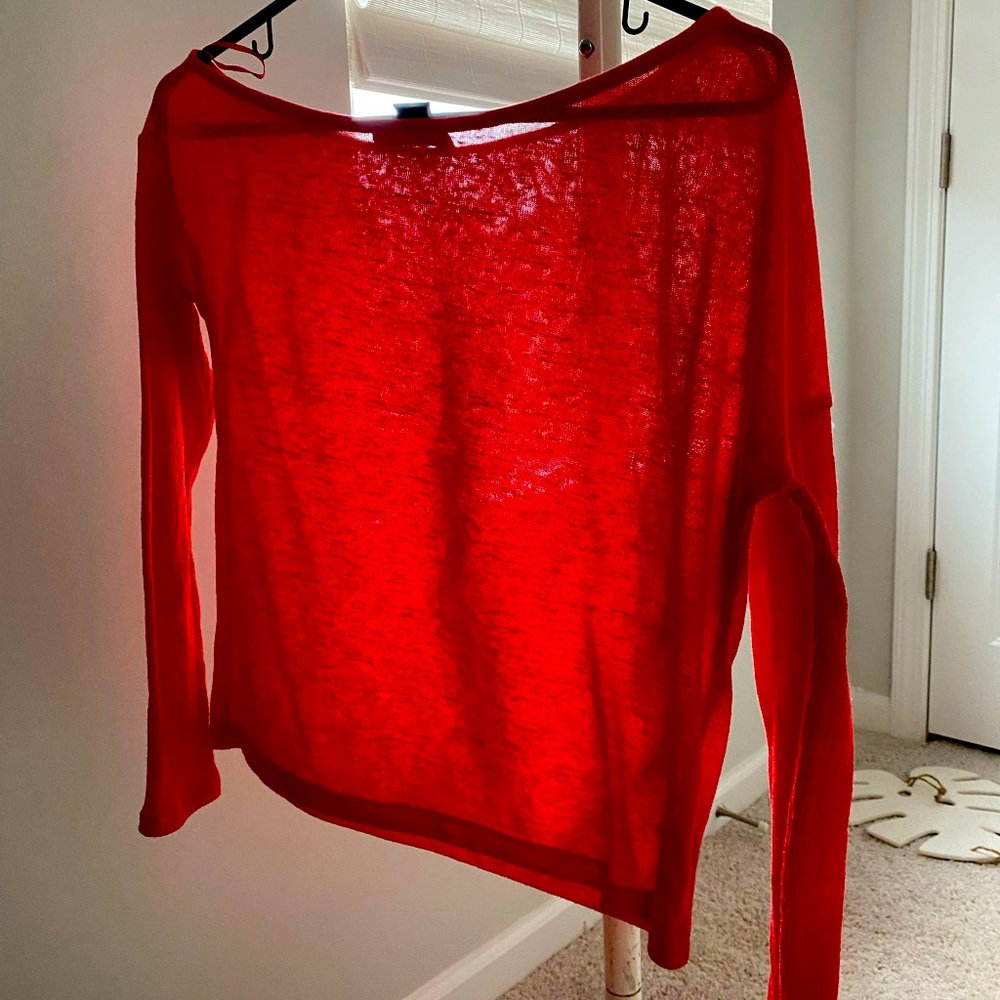 Assymetrical coral top